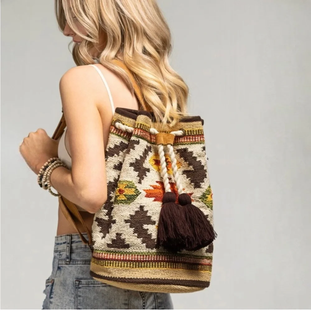 NWT Tan & Cream Boho Mojave Handcrafted Tassel Backpack - Picture 1 of 9